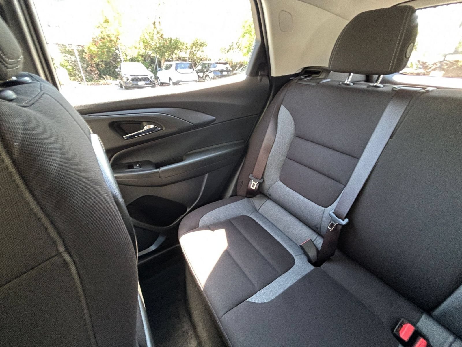 Used 2025 Chevrolet TrailBlazer LT FWD image 37