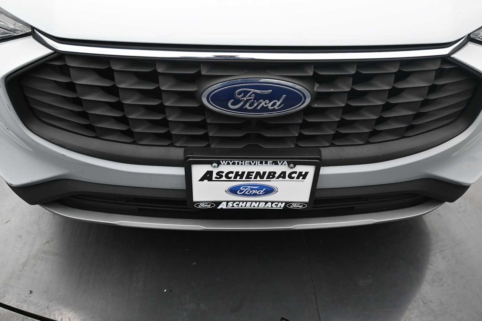Certified 2025 Ford Escape Active w/ Cold Weather Package FWD image 19