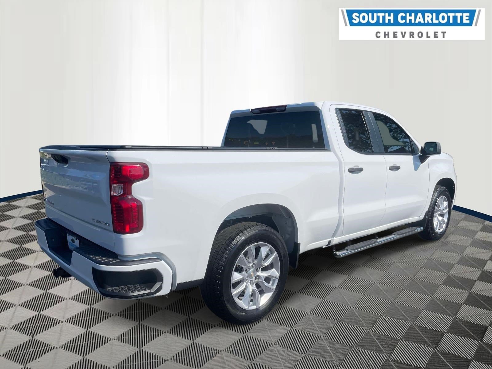 Used 2024 Chevrolet Silverado 1500 Custom RWD image 4