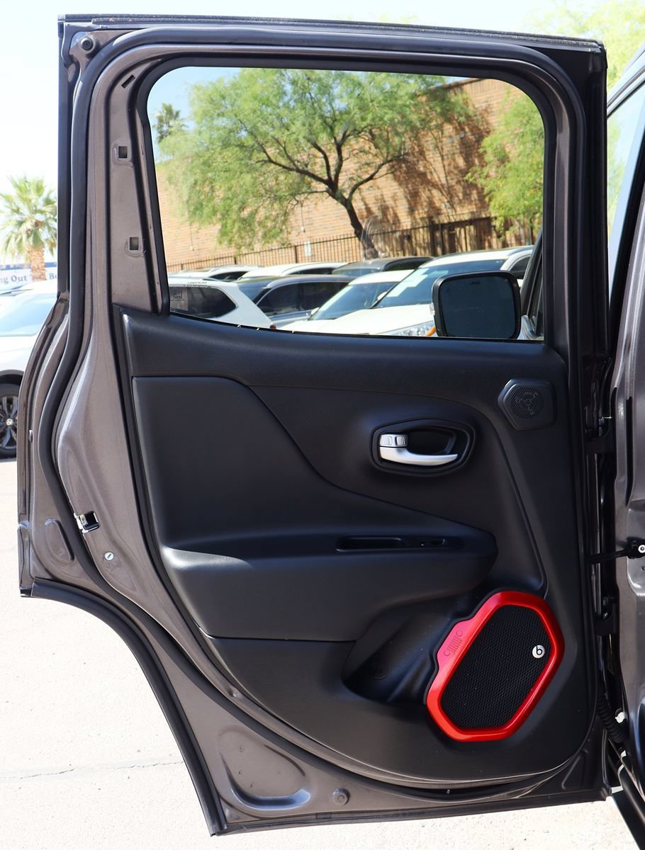 Used 2019 Jeep Renegade Trailhawk AWD/4WD image 29