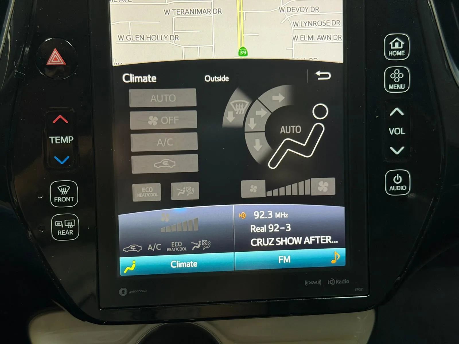 Used 2017 Toyota Prius Prime Premium w/ Preferred Accessory Package FWD image 37