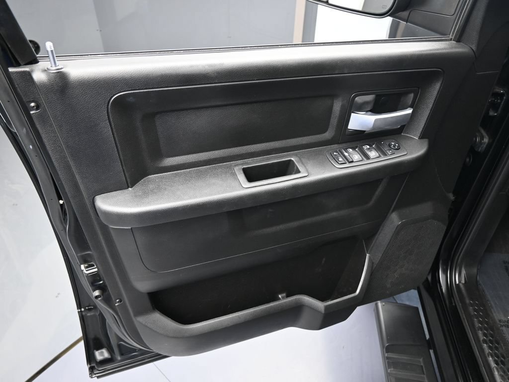 Used 2019 RAM 3500 Tradesman RWD image 15