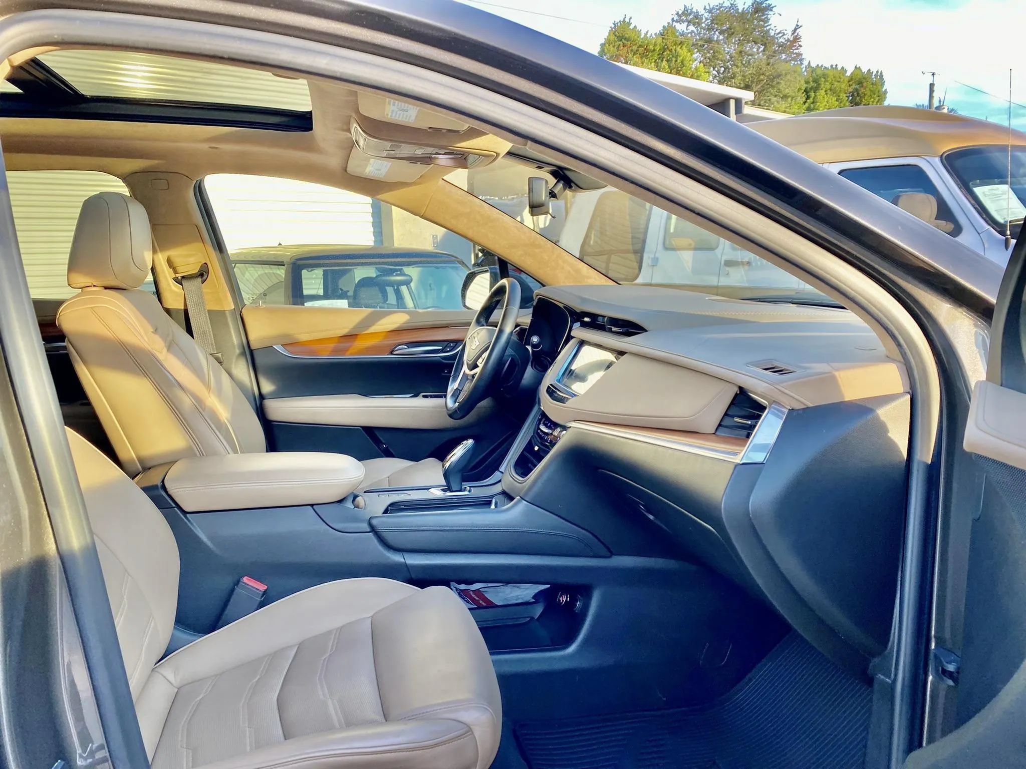 Used 2019 Cadillac XT5 Platinum AWD/4WD image 14