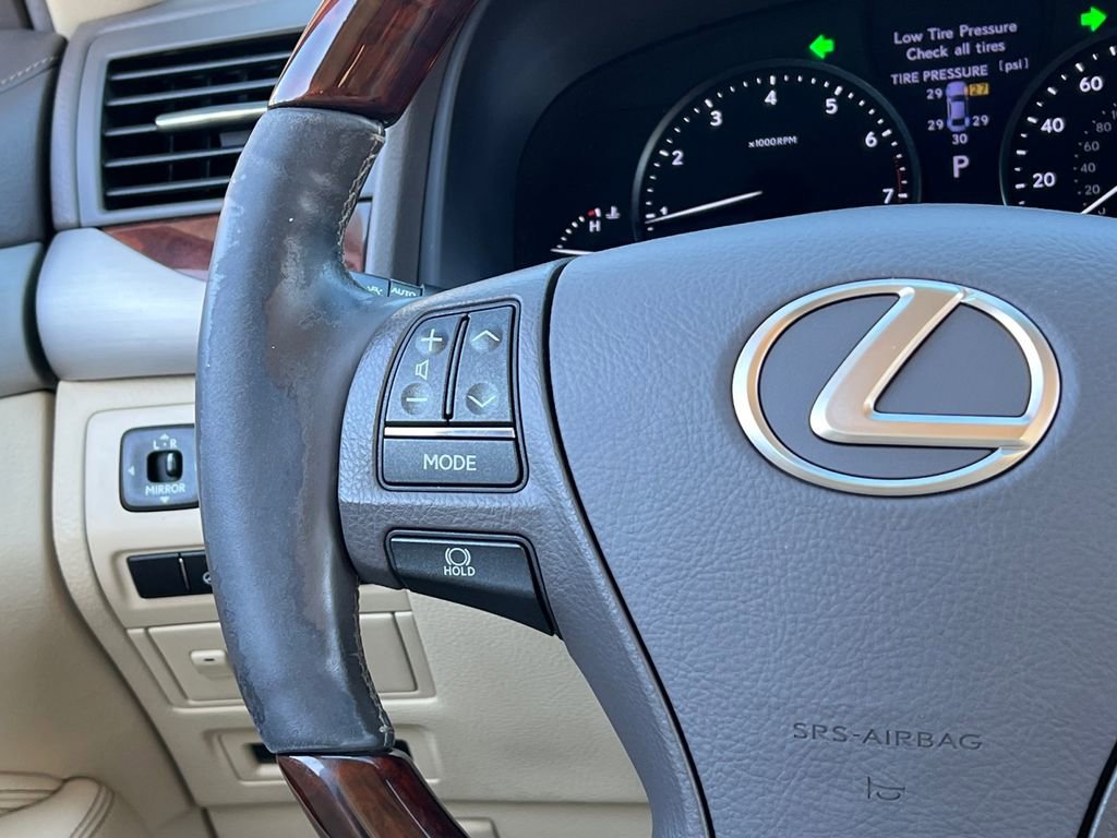 Used 2016 Lexus LS 460 AWD image 18