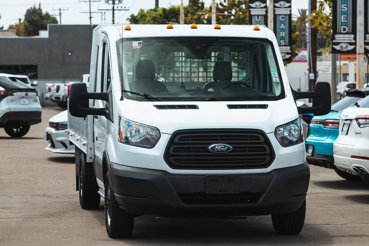 Used 2018 Ford Transit 250 138 RWD image 2