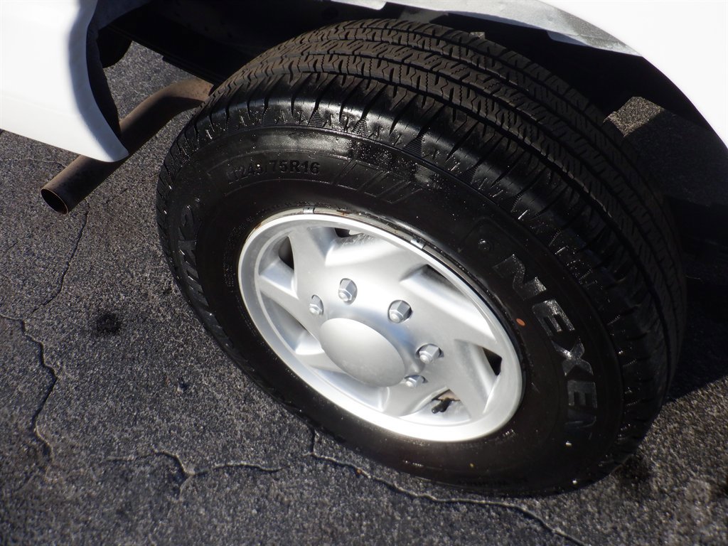 Used 2014 Ford E-250 and Econoline 250 w/ Commercial Cargo Van Package image 9