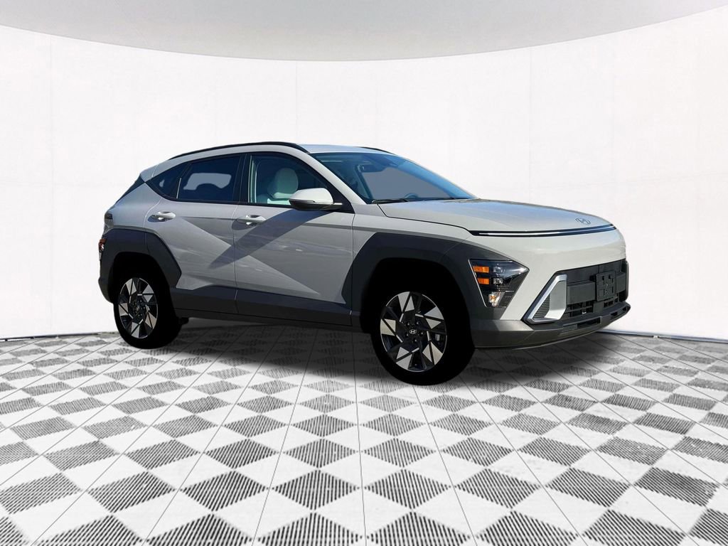 Used 2025 Hyundai Kona SEL image 16