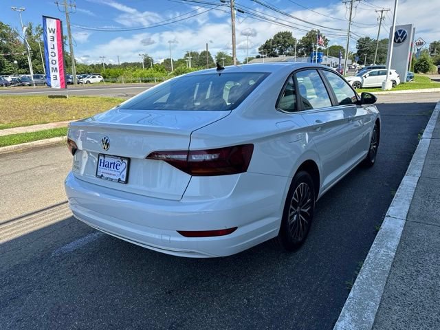 Used 2019 Volkswagen Jetta SE w/ Cold Weather Package FWD image 9
