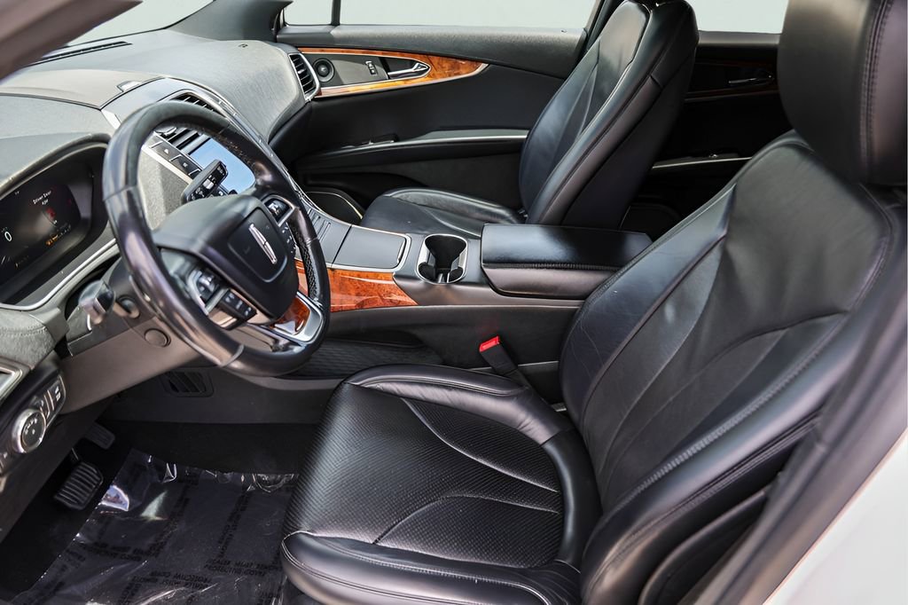 Used 2020 Lincoln Nautilus Reserve FWD image 11