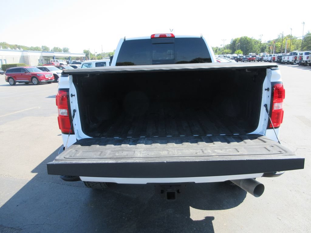 Used 2019 GMC Sierra 2500 Denali w/ Duramax Plus Package AWD/4WD image 9