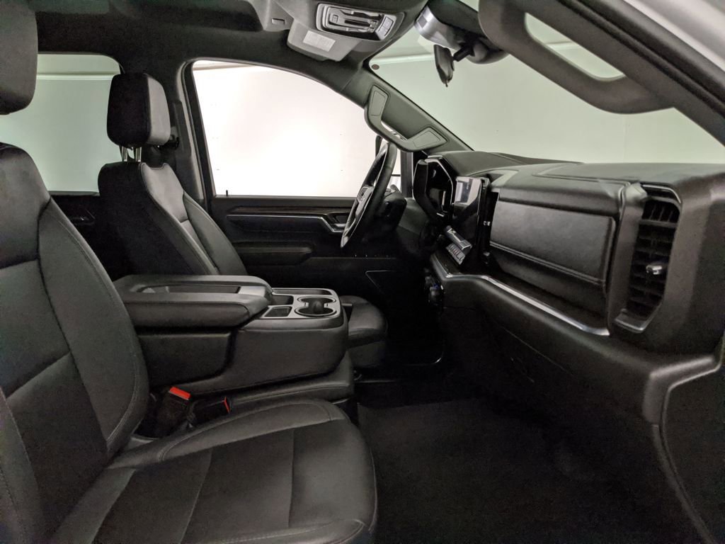 Used 2024 Chevrolet Silverado 3500 LT w/ Convenience Package image 27