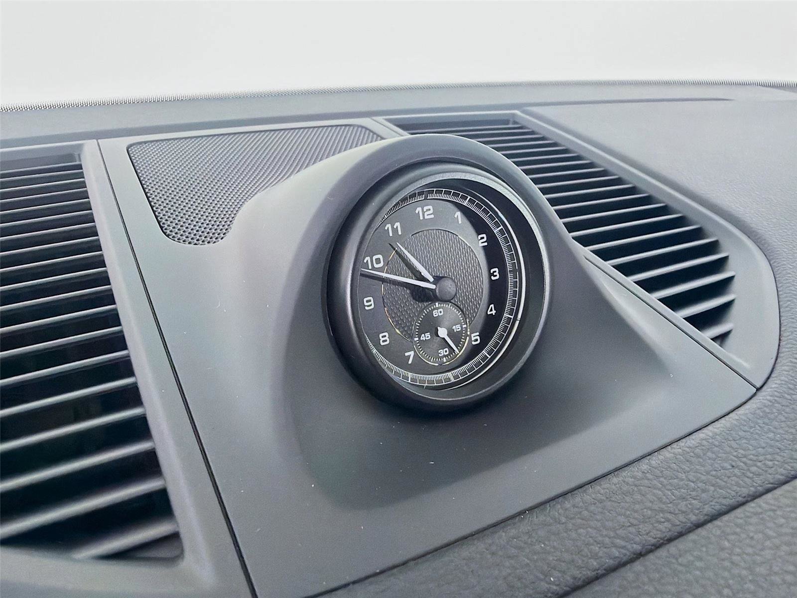 New 2026 Porsche Macan image 17