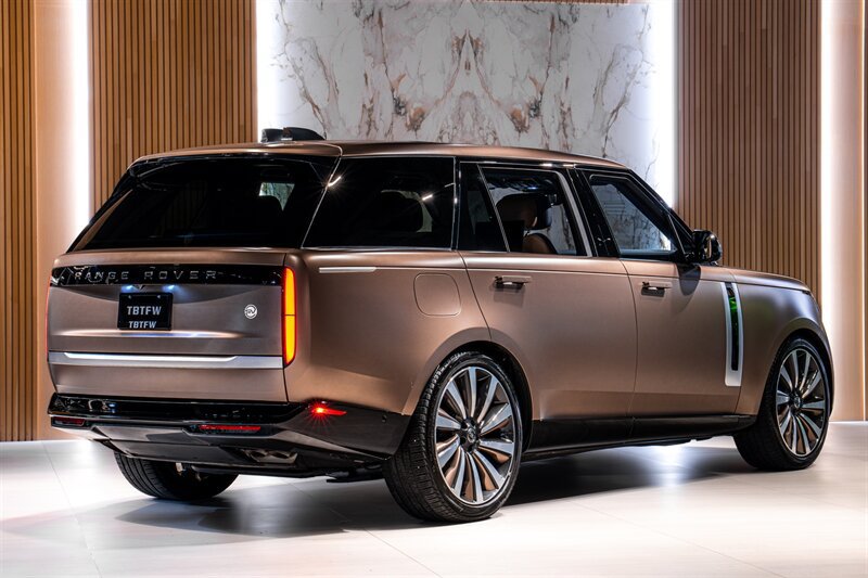 Used 2023 Land Rover Range Rover SV AWD/4WD image 4