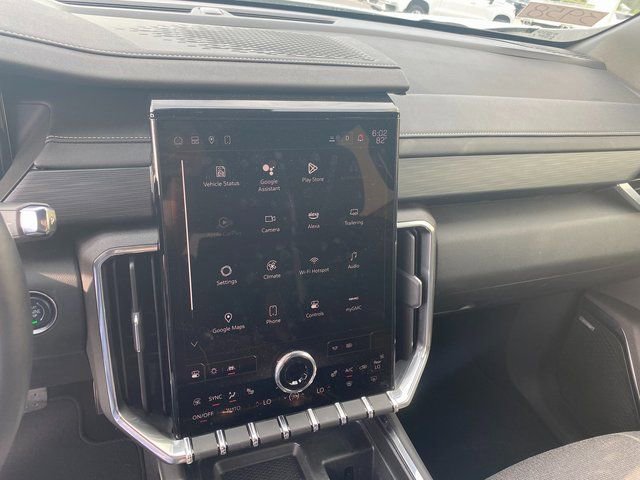 Used 2025 GMC Acadia Elevation image 23