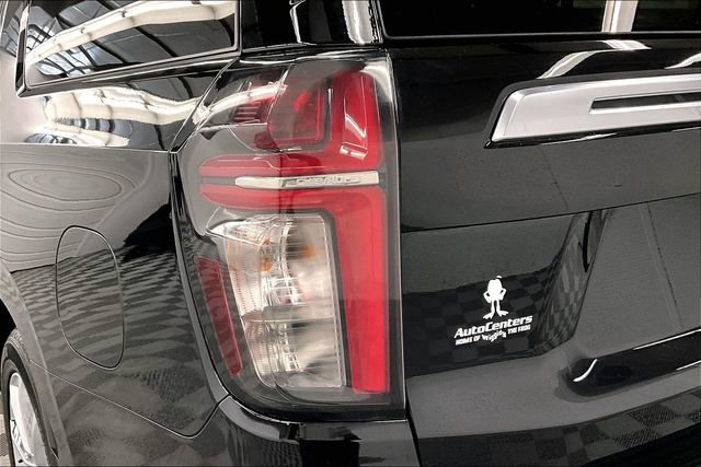 Used 2024 Chevrolet Suburban High Country AWD/4WD image 35