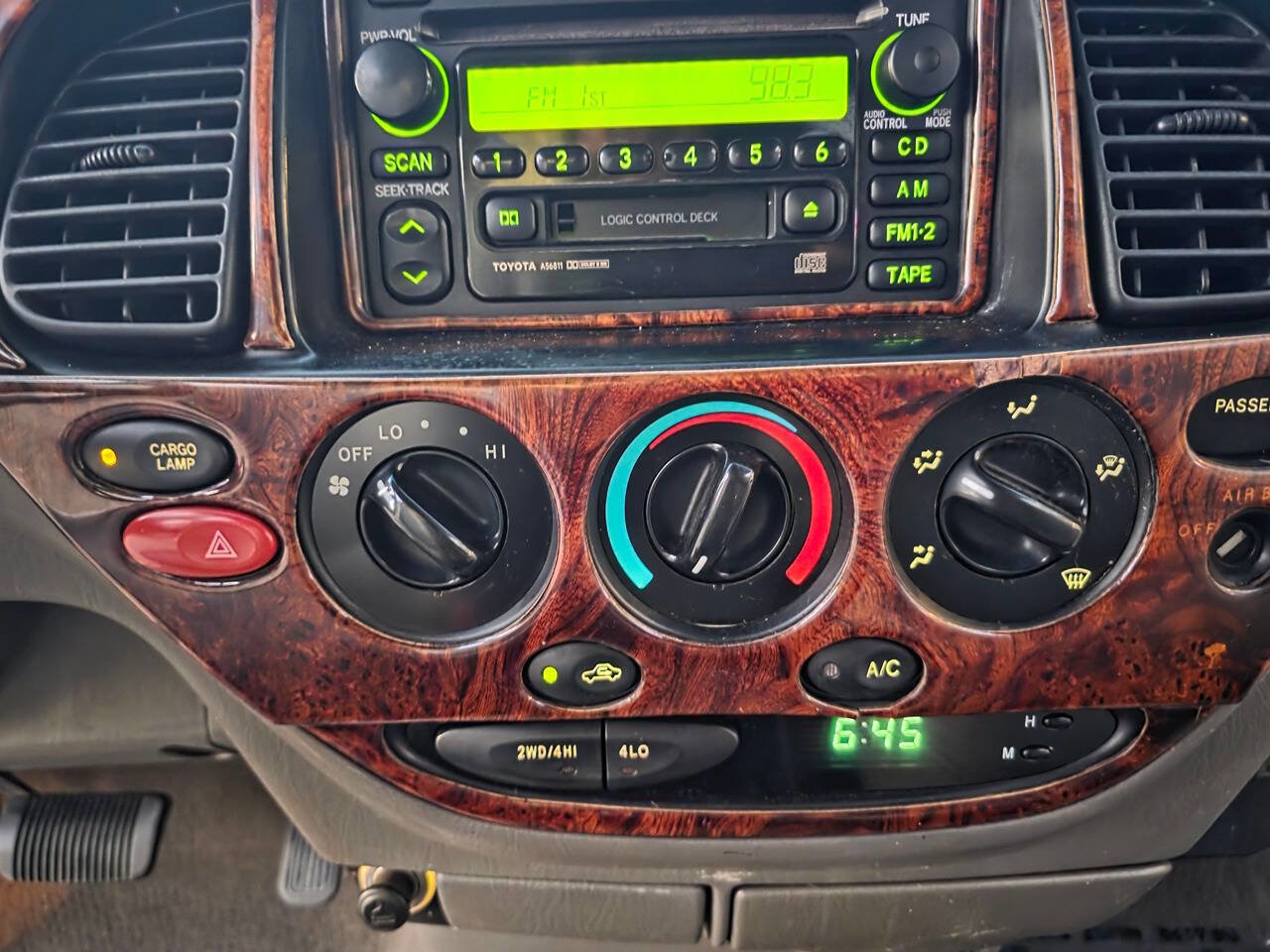 Used 2000 Toyota Tundra Limited image 30