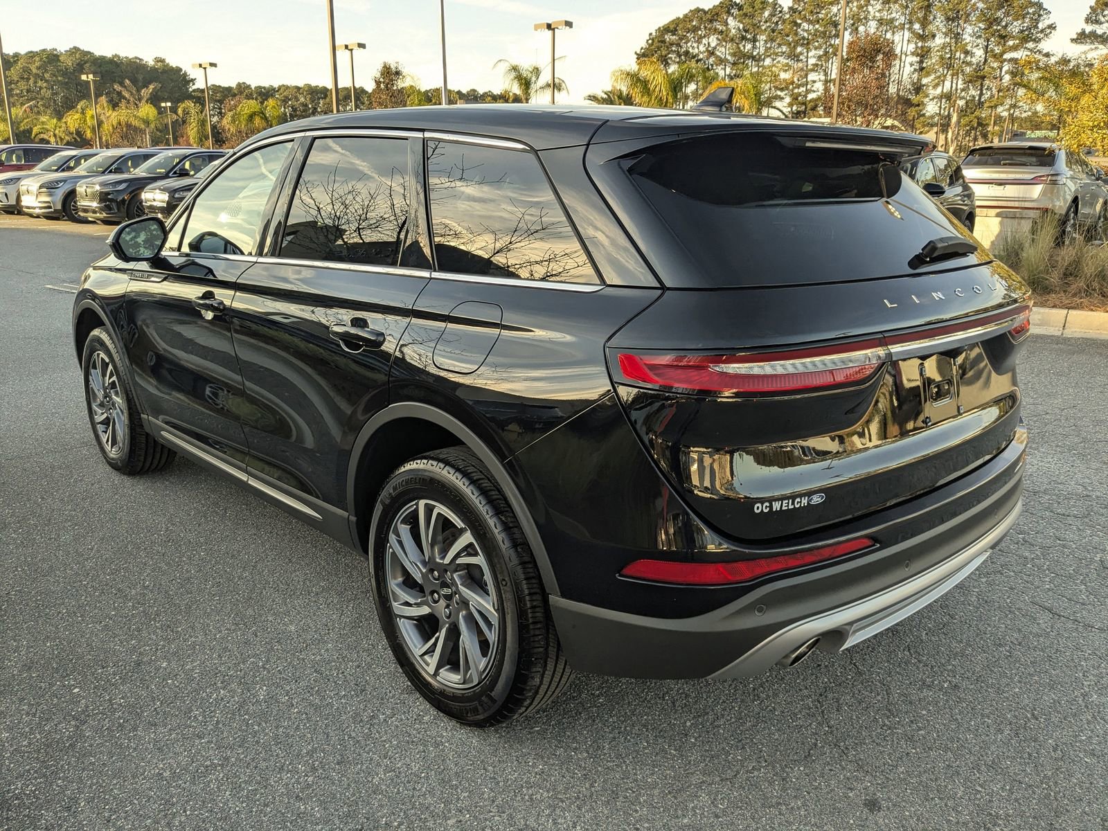 Certified 2024 Lincoln Corsair FWD w/ Equipment Group 101A image 7