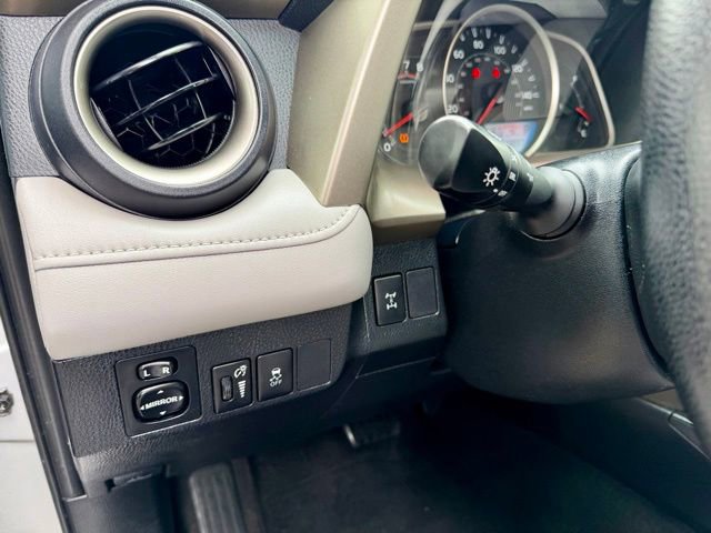 Used 2014 Toyota RAV4 XLE AWD/4WD image 30