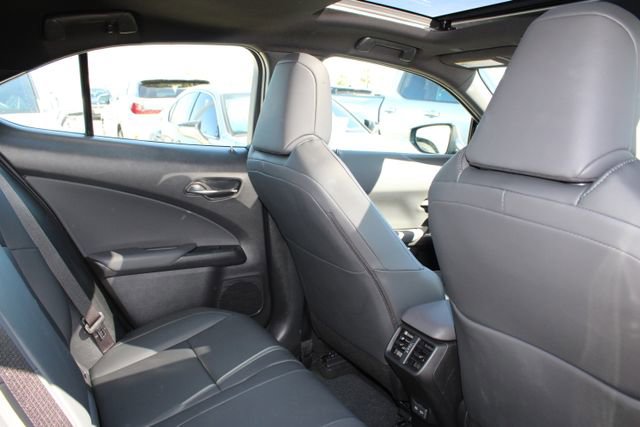 Certified 2025 Lexus UX 300h 300h image 7