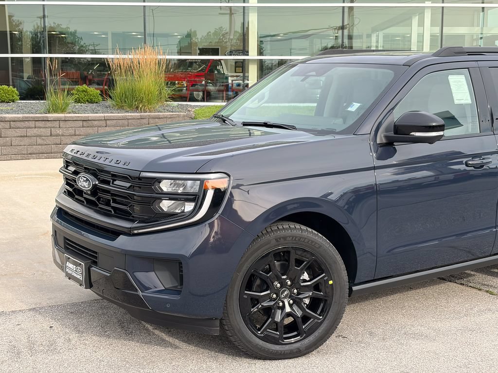New 2027 Ford Expedition Platinum AWD/4WD image 2