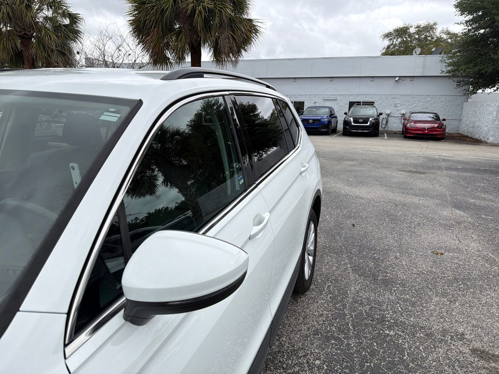 Used 2019 Volkswagen Tiguan SE image 12