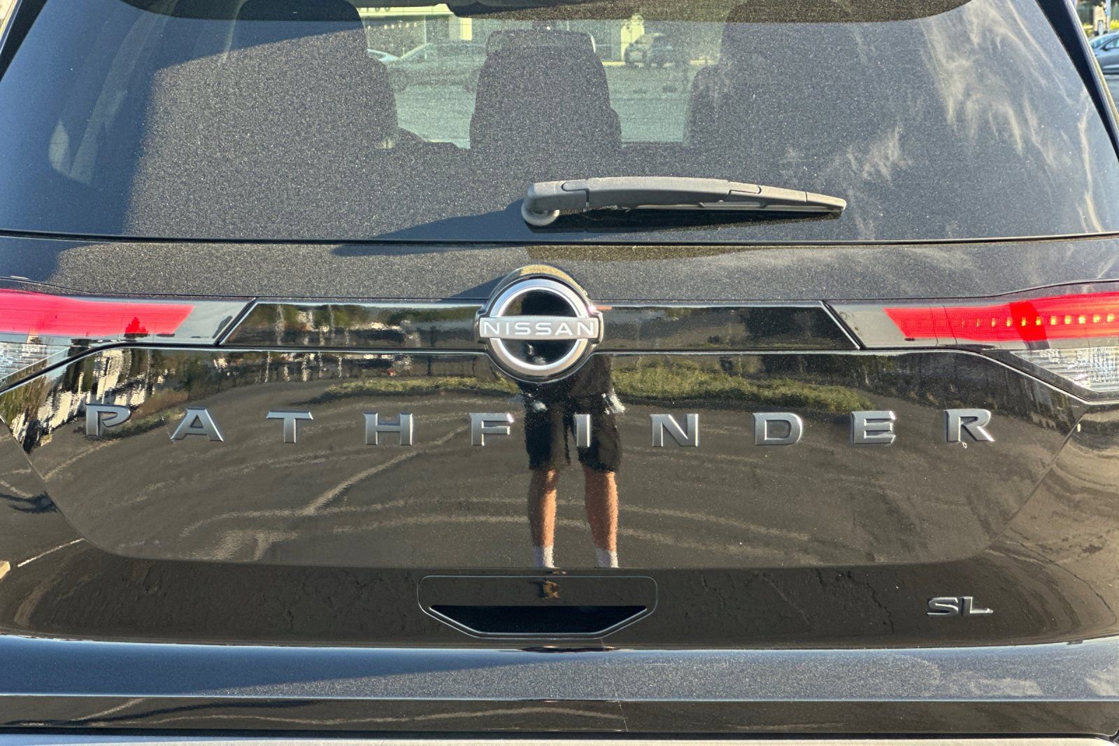 Used 2022 Nissan Pathfinder SL w/ SL Black Package image 51