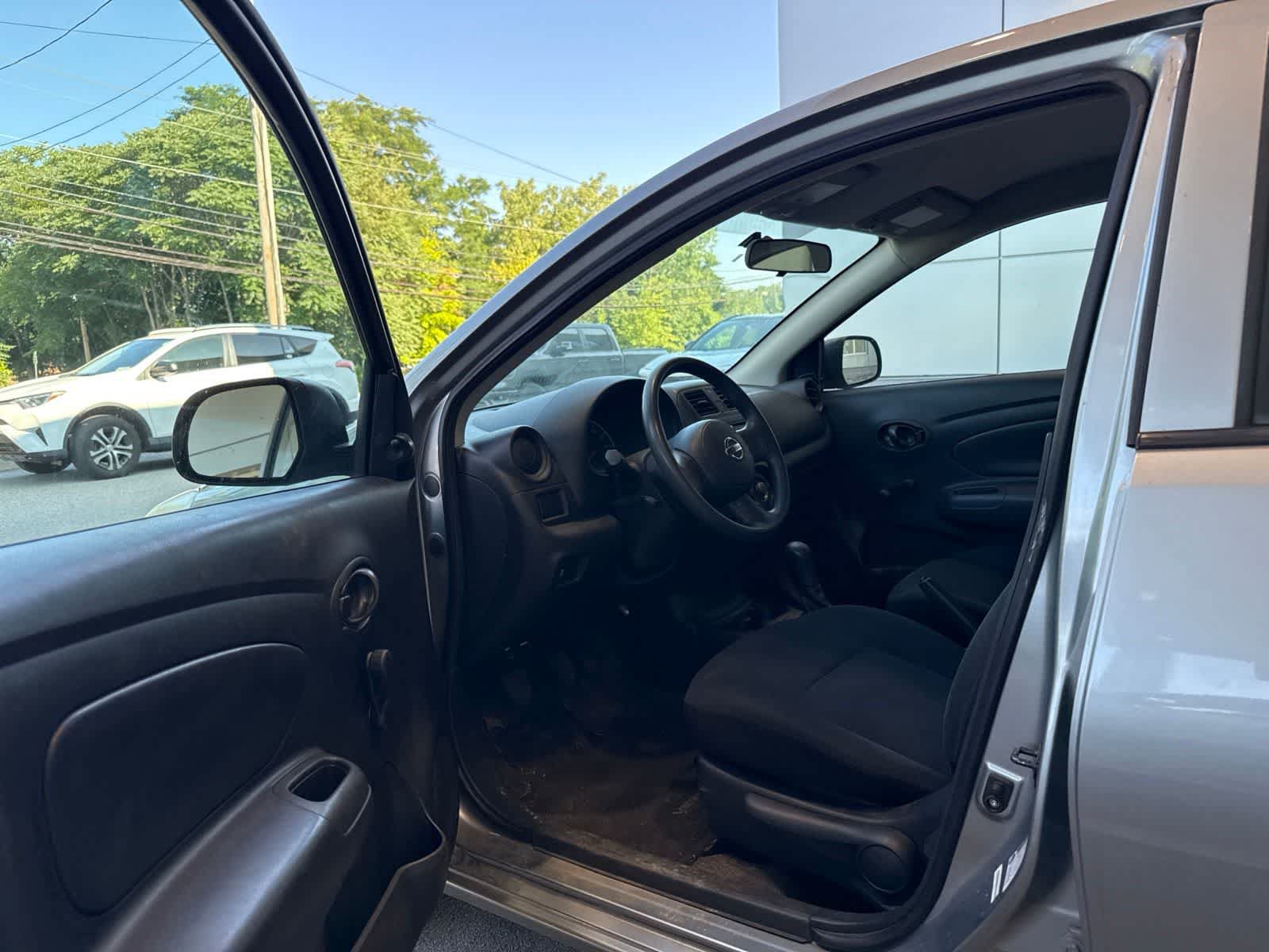 Used 2013 Nissan Versa S FWD image 16