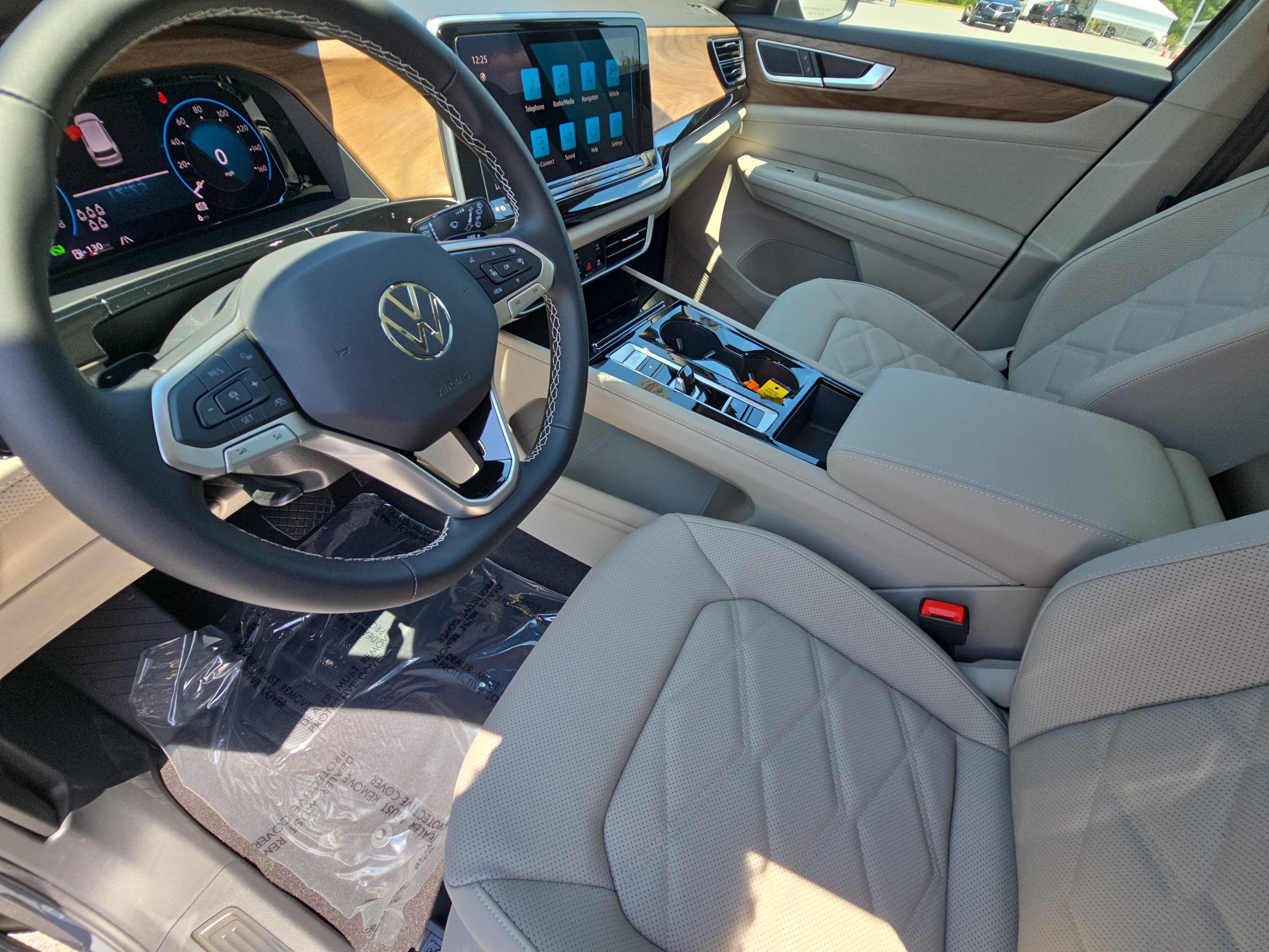 New 2026 Volkswagen Atlas SE FWD image 17