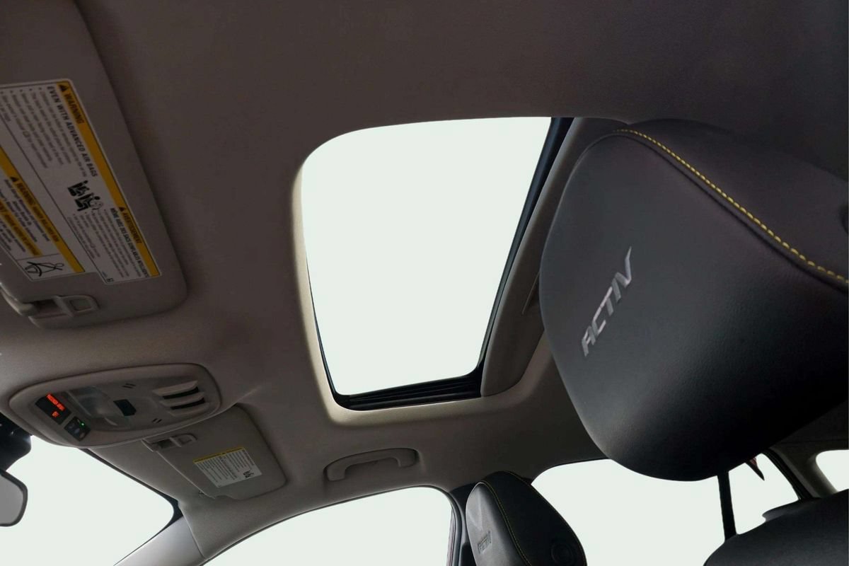 Used 2024 Chevrolet Trax ACTIV w/ Sunroof Package FWD image 17