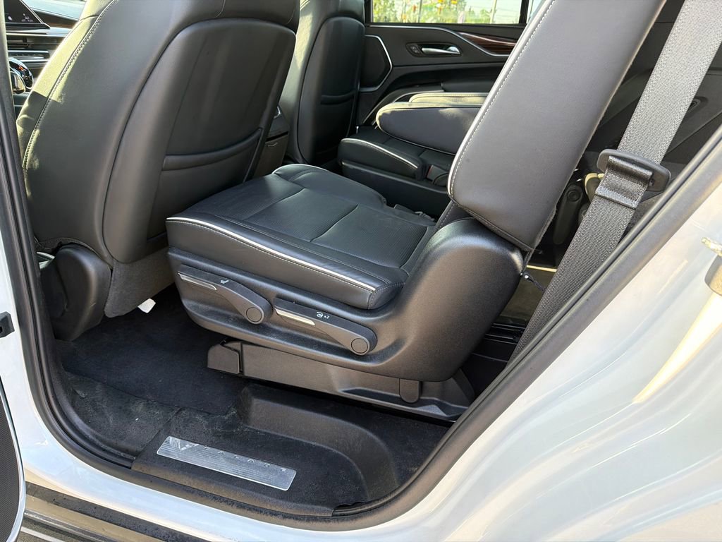 Used 2023 Cadillac Escalade Premium Luxury RWD image 21