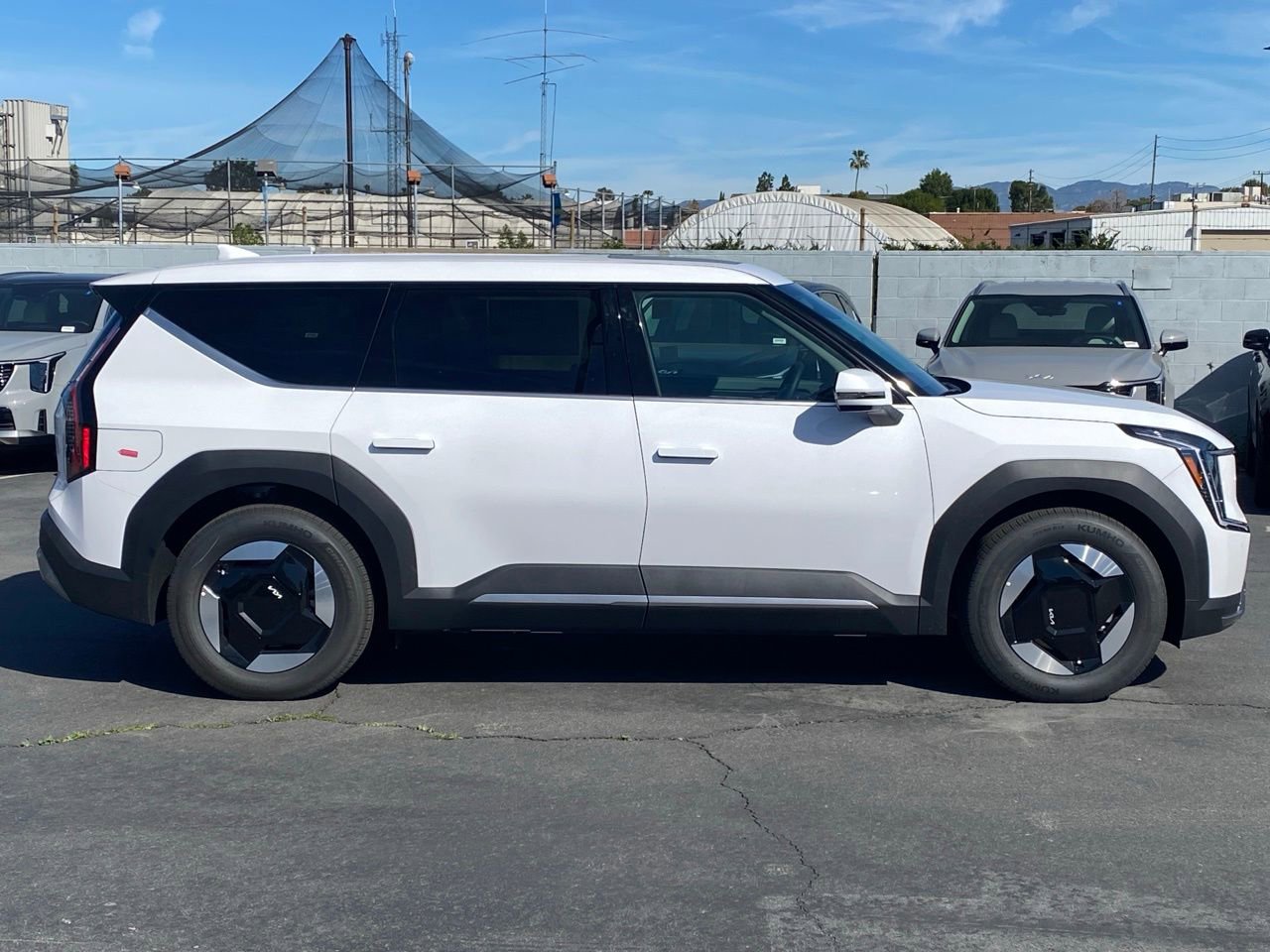 New 2026 Kia EV9 Light image 2