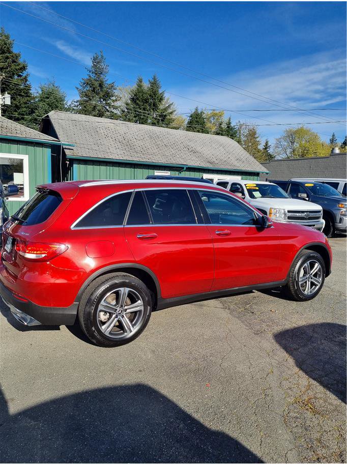 Used 2017 Mercedes-Benz GLC 300 4MATIC image 6