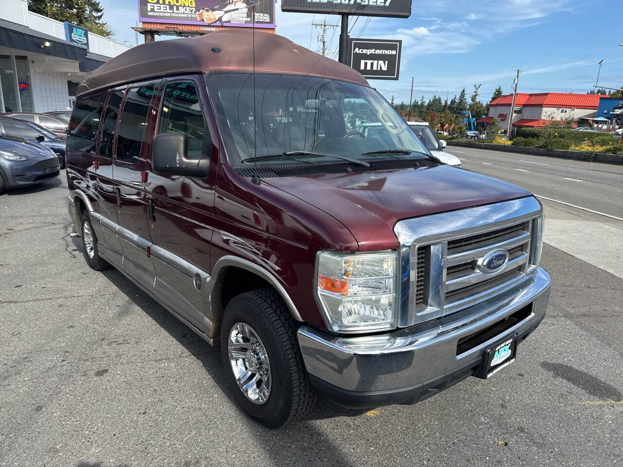 Used 2011 Ford E-150 and Econoline 150 w/ Premium Van Group image 15