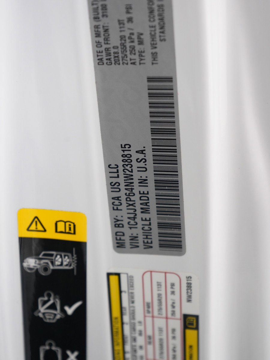 Used 2022 Jeep Wrangler Unlimited Sahara image 29