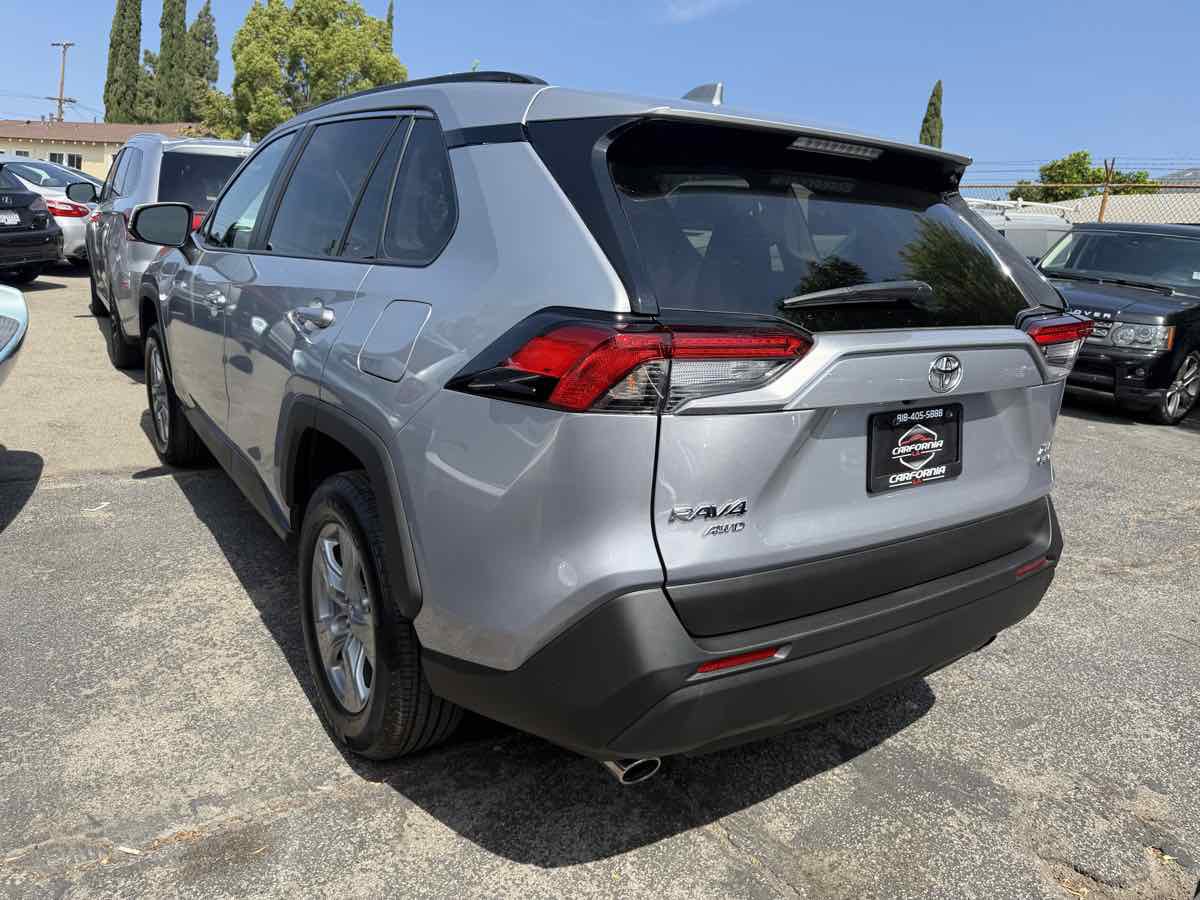 Used 2025 Toyota RAV4 XLE image 4