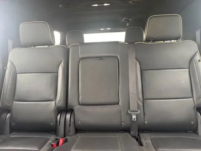 Used 2024 Chevrolet Suburban Premier AWD/4WD image 18
