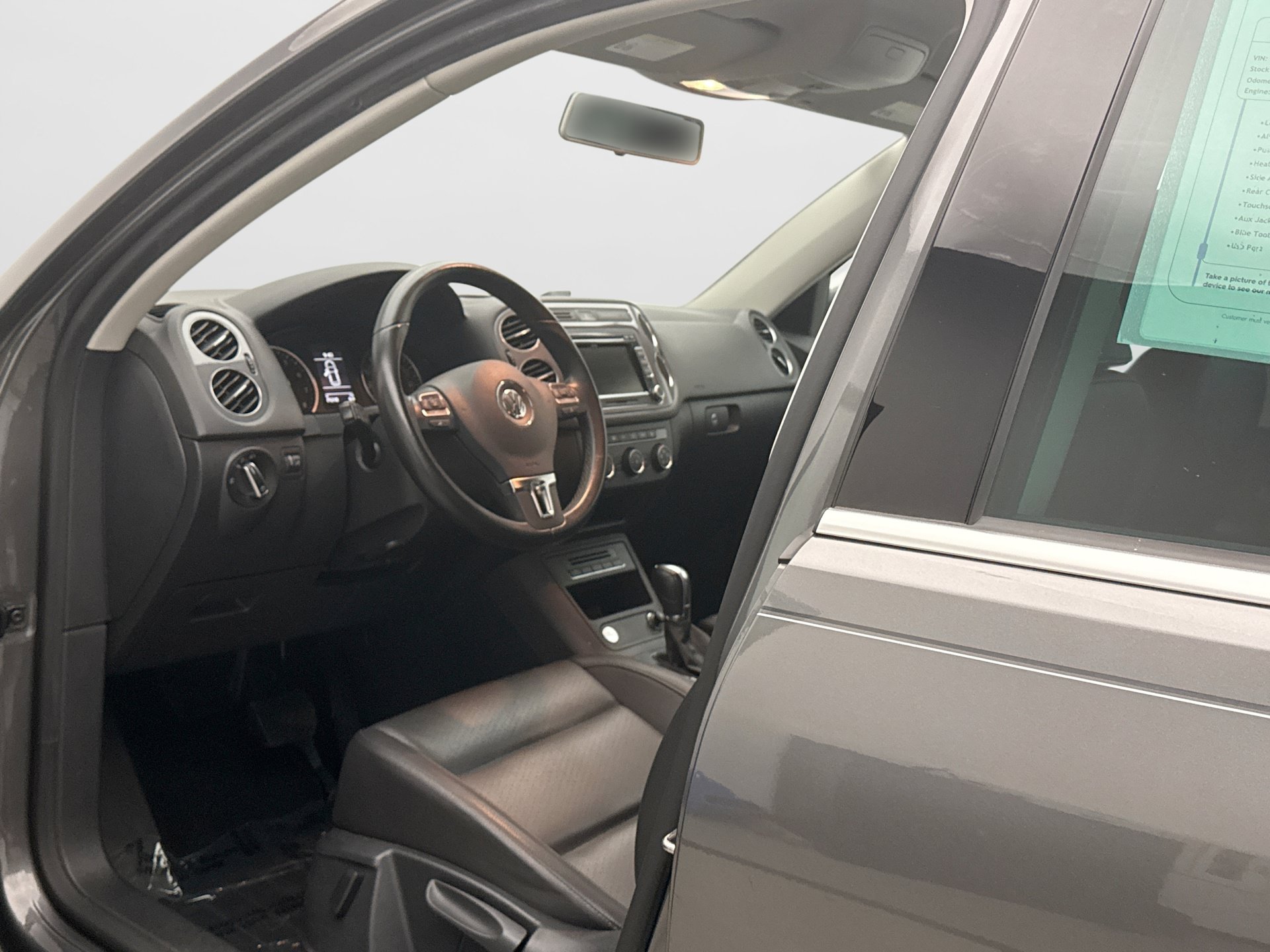 Used 2014 Volkswagen Tiguan S FWD image 10