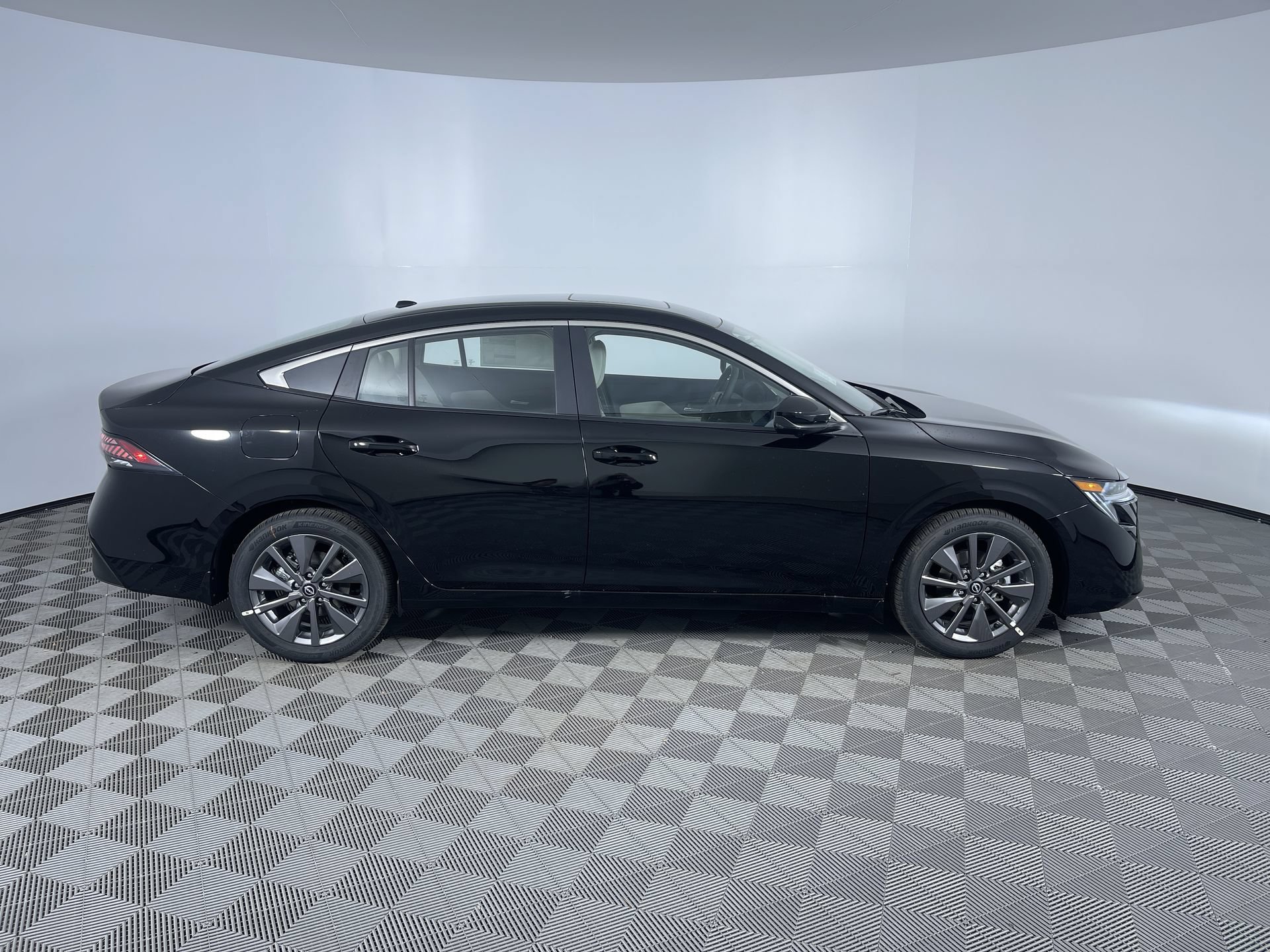 New 2026 Nissan Sentra SL w/ Floor Mat Package FWD image 10