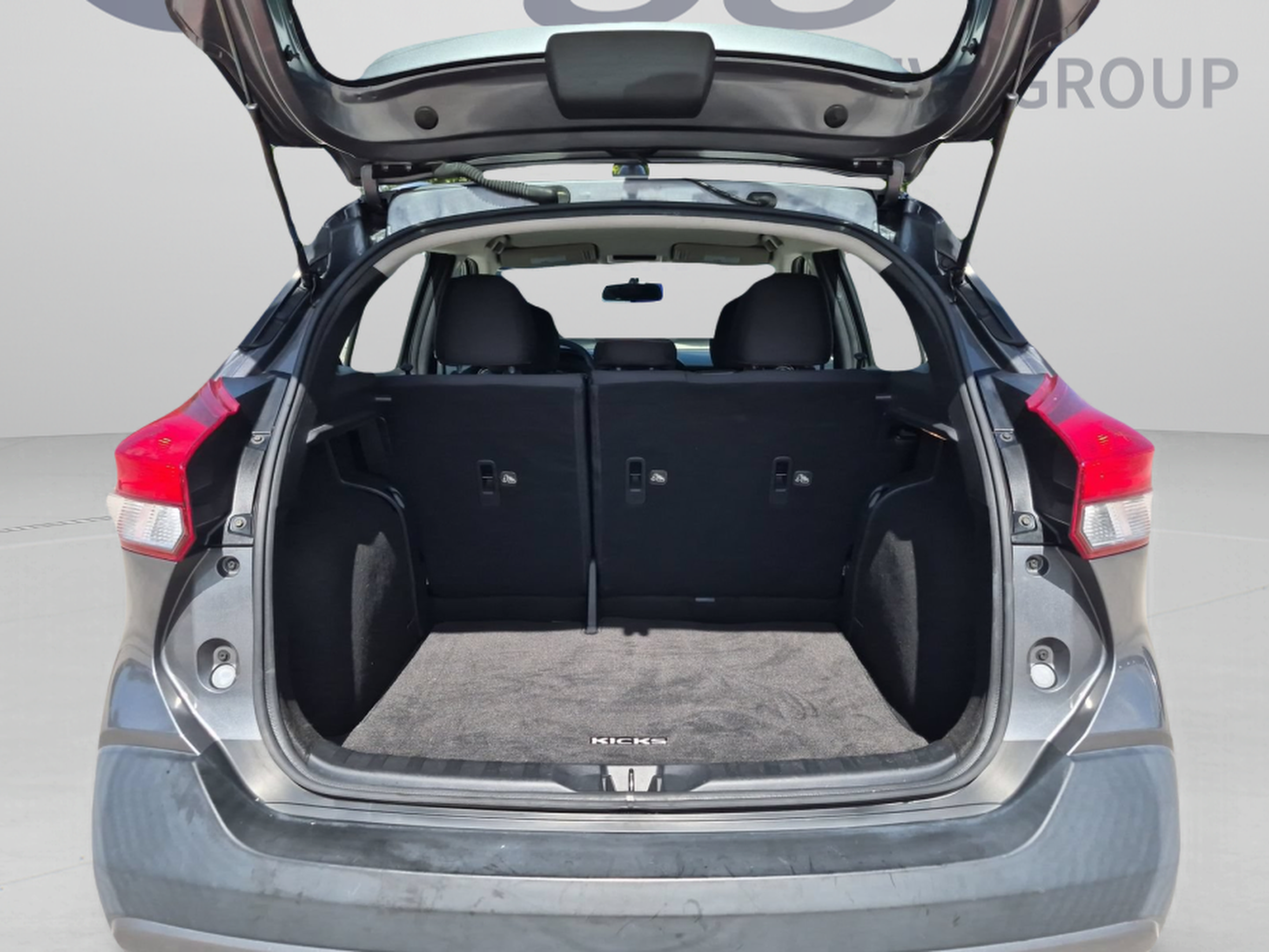 Used 2019 Nissan Kicks SR FWD image 27
