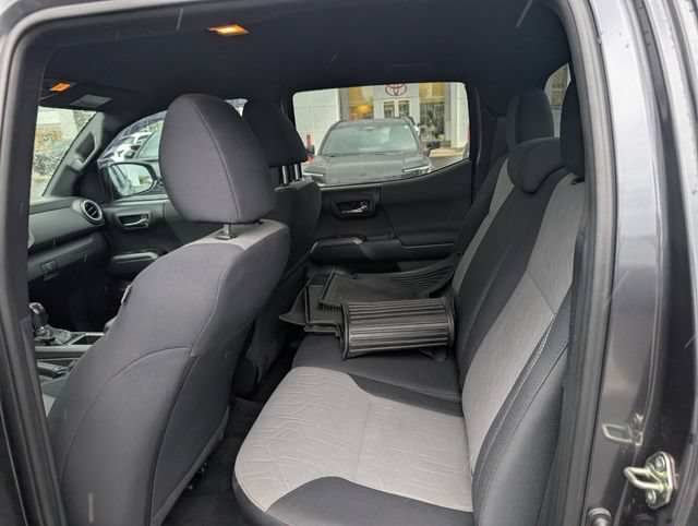 Used 2020 Toyota Tacoma TRD Sport AWD/4WD image 10
