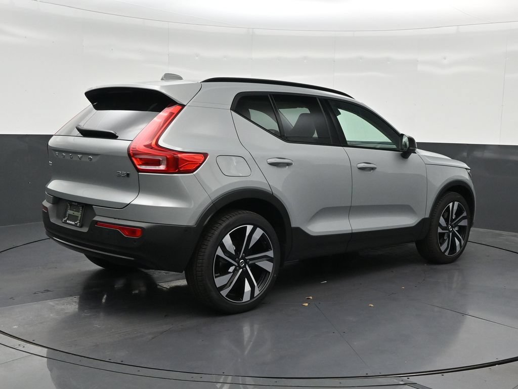 New 2026 Volvo XC40 B5 Plus w/ Protection Package Premier AWD/4WD image 5