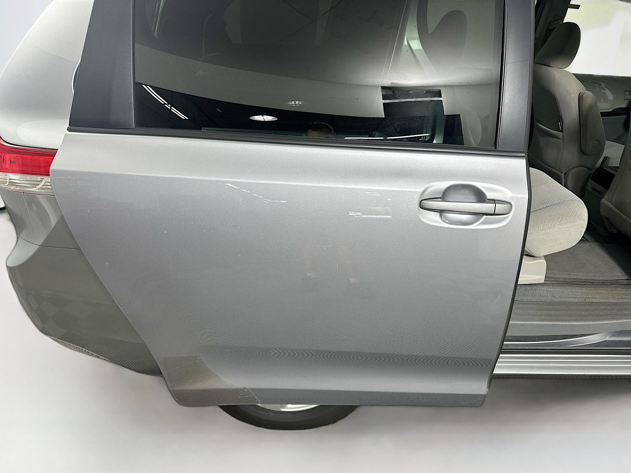 Used 2011 Toyota Sienna LE image 29