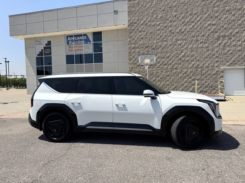 Used 2024 Kia EV9 Land AWD/4WD image 5