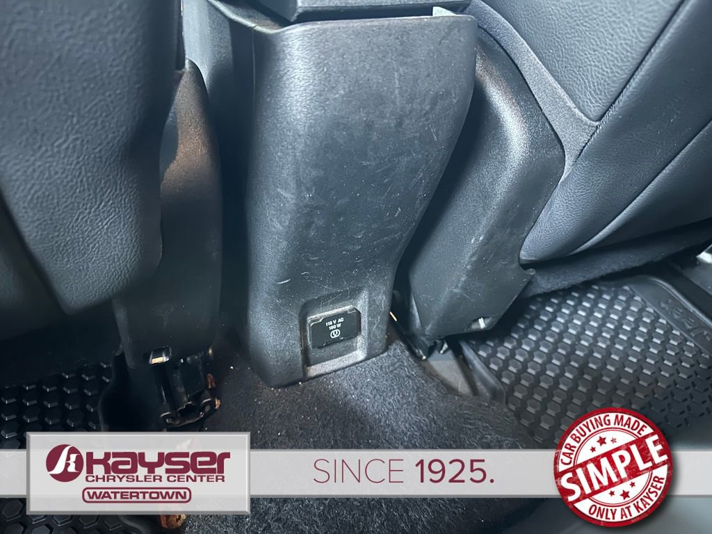 Used 2017 Jeep Renegade Trailhawk w/ Premium Trailhawk Package image 31