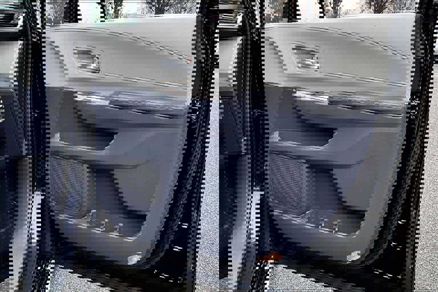 Used 2023 Toyota Sienna XLE image 22