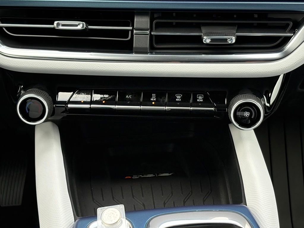 New 2026 Chevrolet Equinox EV LT image 30