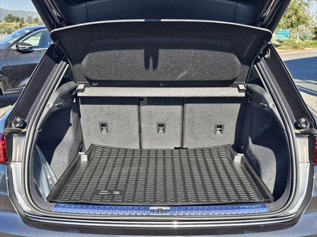 Certified 2025 Audi Q3 2.0T Premium Plus w/ Premium Plus Package AWD/4WD image 7