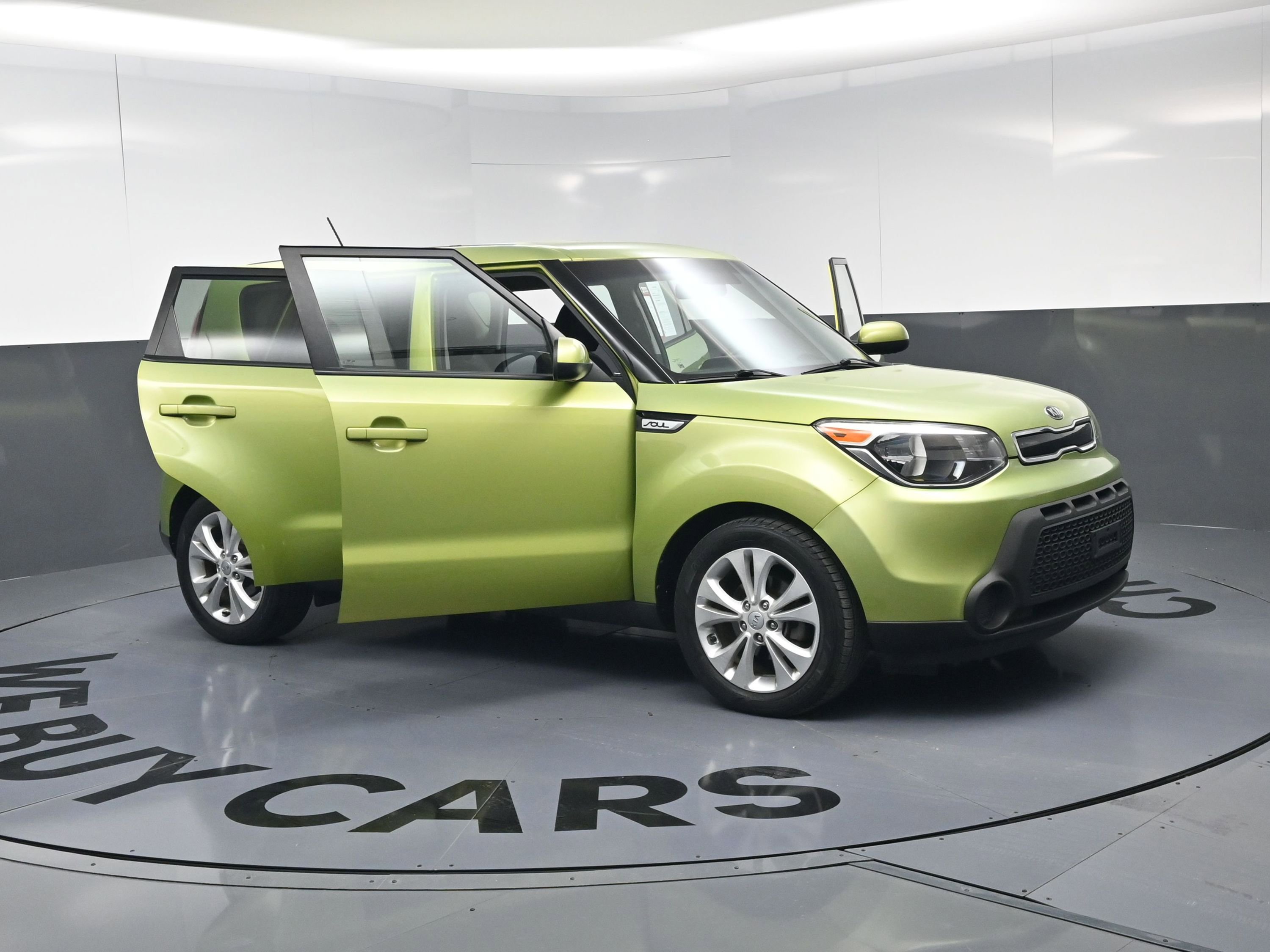 Used 2015 Kia Soul + image 25