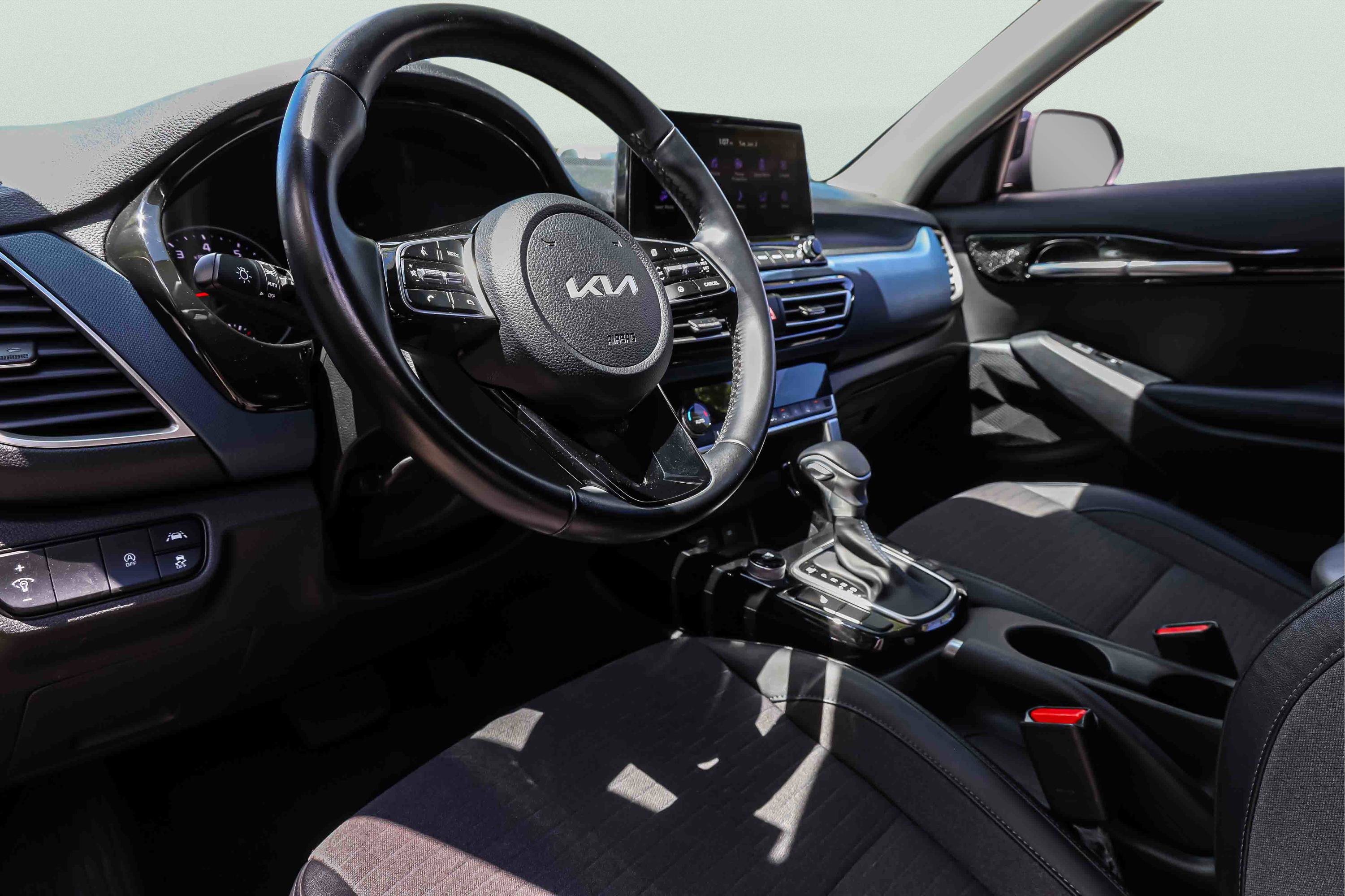 Certified 2023 Kia Seltos Nightfall Edition AWD/4WD image 7