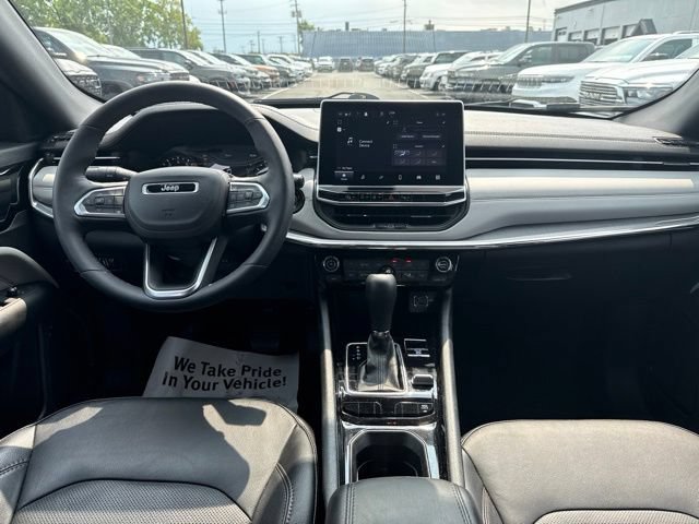 Certified 2023 Jeep Compass Limited AWD/4WD image 8